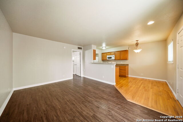 Image 9 of 30 For 255 Rampart Dr E 206