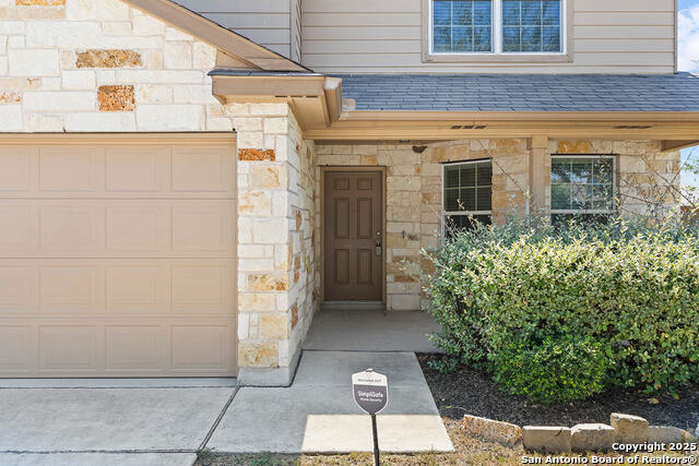 Listing photo id 0 for 12110 Kruth Pt