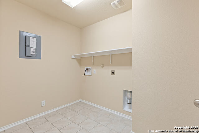Listing photo id 7 for 12110 Kruth Pt