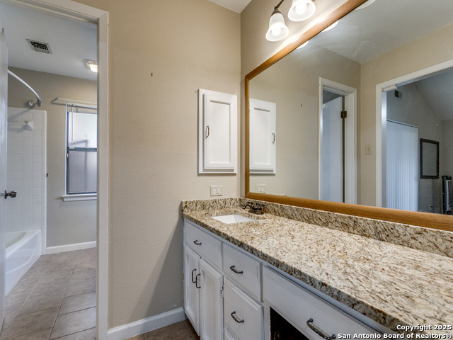 Image 19 of 25 For 6018 Royal Creek