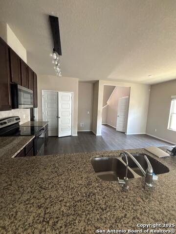 Image 4 of 20 For 9419 Trap Rock