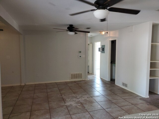 Image 2 of 10 For 614 Oak  