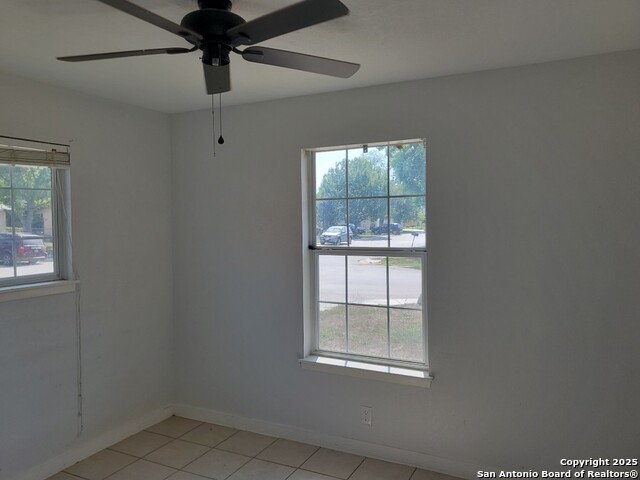 Image 6 of 10 For 614 Oak  