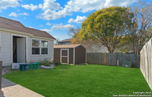 Image 8 of 10 For 821 Meadow Stone
