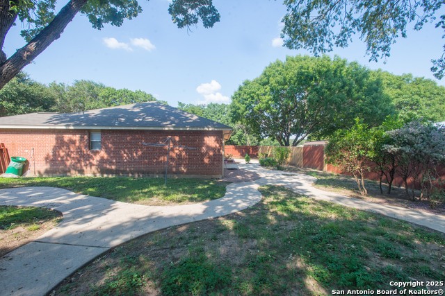 Listing photo id 19 for 8914 Timber Run