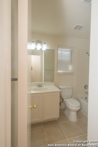 Listing photo id 3 for 8914 Timber Run