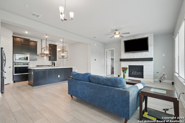 Image 10 of 34 For 355 Jereth