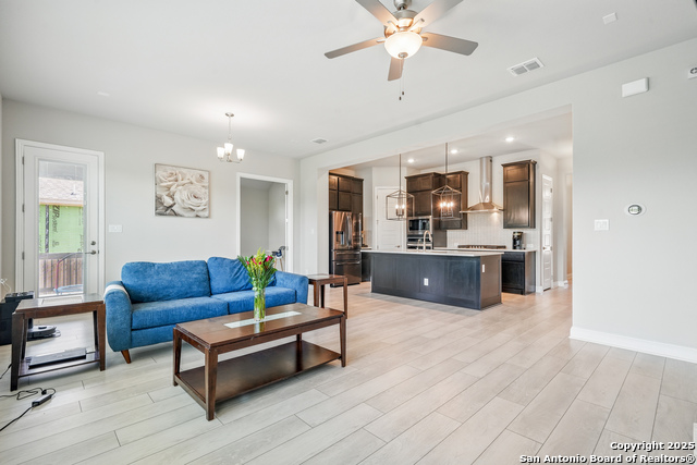 Image 16 of 34 For 355 Jereth