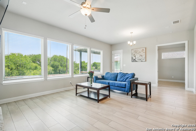 Image 17 of 34 For 355 Jereth