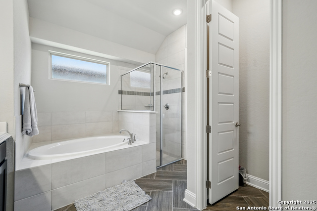 Image 22 of 34 For 355 Jereth