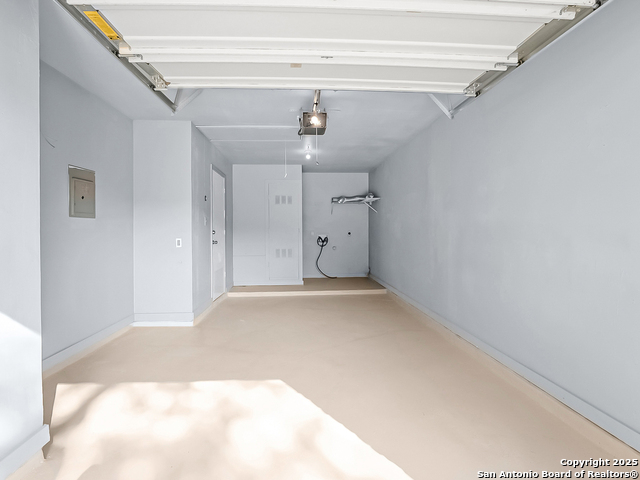 Listing photo id 12 for 715 Meadow Gate Dr.