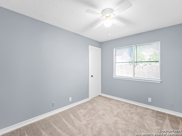 Listing photo id 7 for 715 Meadow Gate Dr.