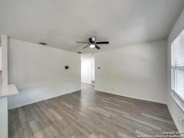 Listing photo id 11 for 9714 Five Forks