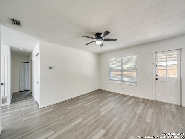 Listing photo id 12 for 9714 Five Forks