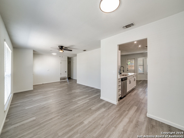 Listing photo id 5 for 9714 Five Forks