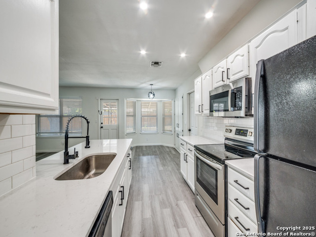 Listing photo id 7 for 9714 Five Forks