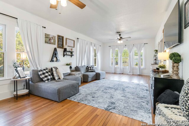 Image 8 of 32 For 588 Willow  
