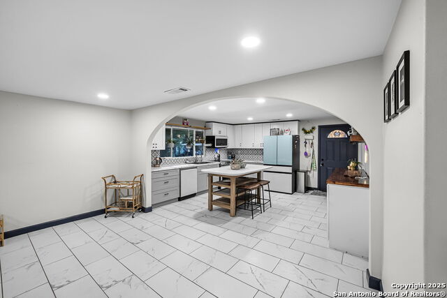 Image 10 of 27 For 133 Alamo  