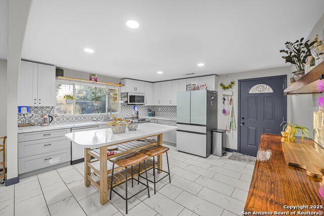 Image 7 of 27 For 133 Alamo  