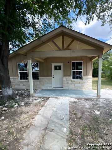 Details for 710 Fifth St, Natalia, TX 78059