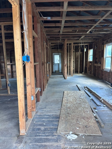 Listing photo id 8 for 710 Fifth St