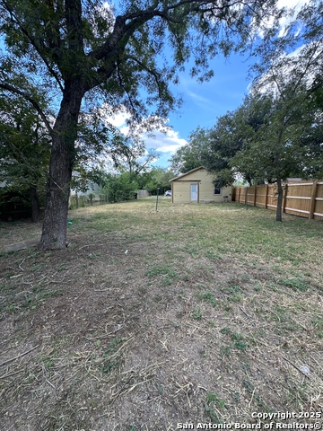 Listing photo id 10 for 710 Fifth St