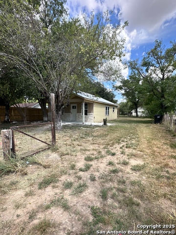Listing photo id 1 for 710 Fifth St