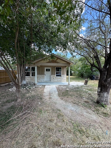 Listing photo id 2 for 710 Fifth St