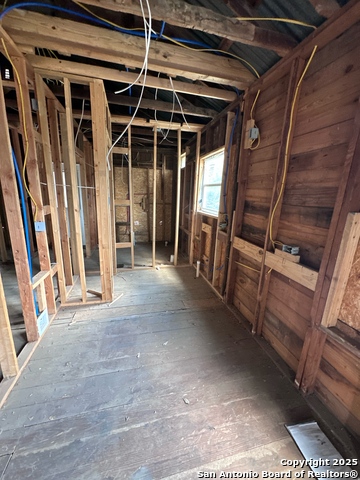 Listing photo id 5 for 710 Fifth St