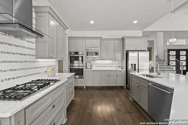 Image 12 of 39 For 302 Majestic Bluff