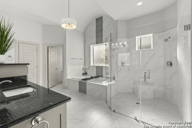 Image 20 of 39 For 302 Majestic Bluff