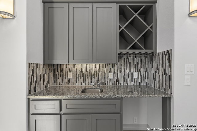 Image 23 of 39 For 302 Majestic Bluff