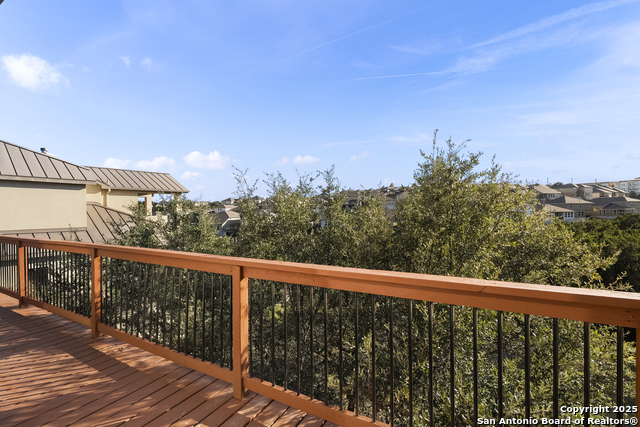 Image 32 of 39 For 302 Majestic Bluff