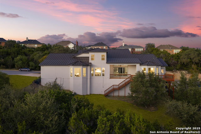 Image 33 of 39 For 302 Majestic Bluff