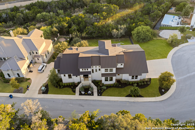 Image 35 of 39 For 302 Majestic Bluff