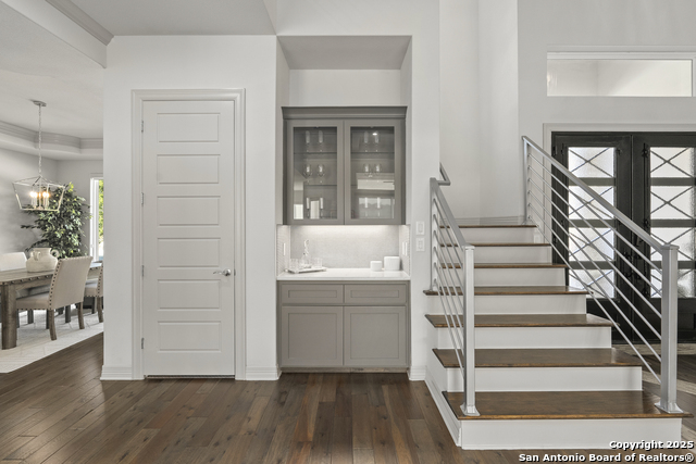 Image 7 of 39 For 302 Majestic Bluff