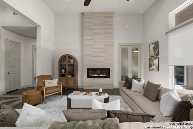 Image 9 of 39 For 302 Majestic Bluff