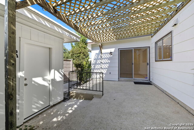 Listing photo id 23 for 6106 Vance Jackson 23