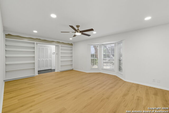 Listing photo id 4 for 6106 Vance Jackson 23