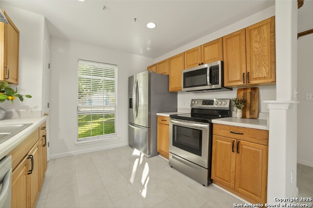 Listing photo id 8 for 104 Amelia Ct