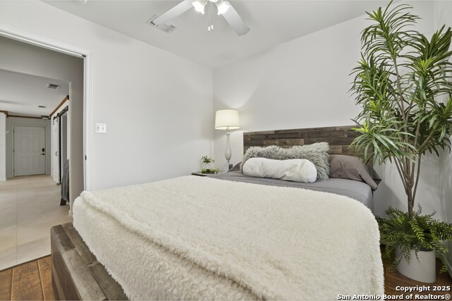 Listing photo id 12 for 104 Amelia Ct