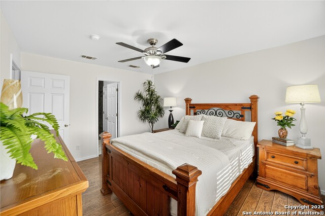 Listing photo id 16 for 104 Amelia Ct