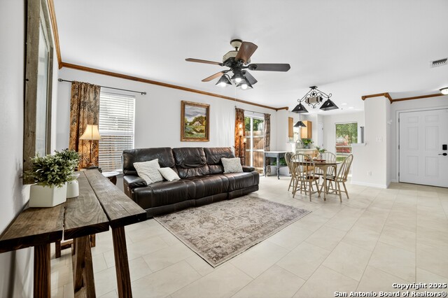 Listing photo id 1 for 104 Amelia Ct