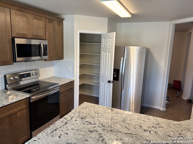 Image 14 of 39 For 10435 Alsfeld Ranch