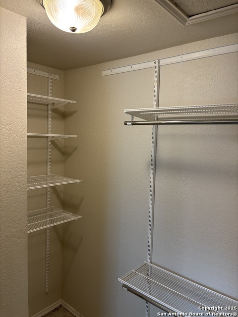 Image 22 of 39 For 10435 Alsfeld Ranch