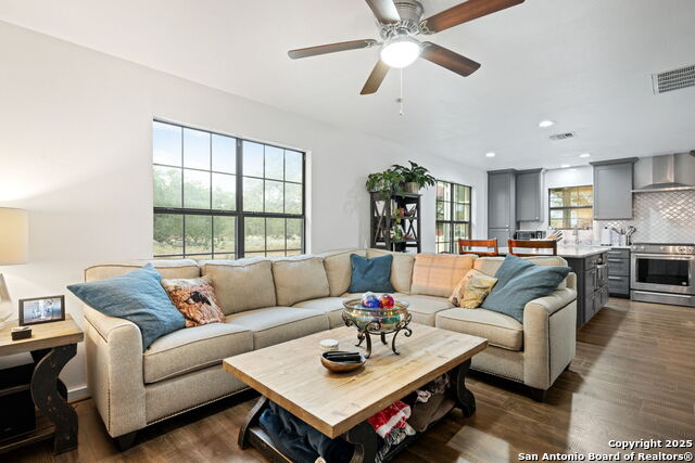 Image 5 of 35 For 2605 Schuttig Road