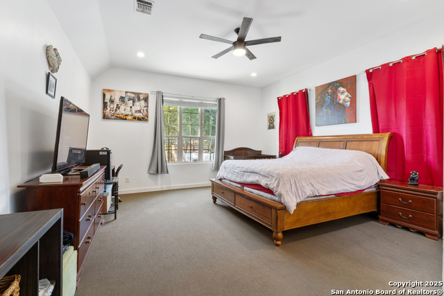 Listing photo id 12 for 519 Sandalwood