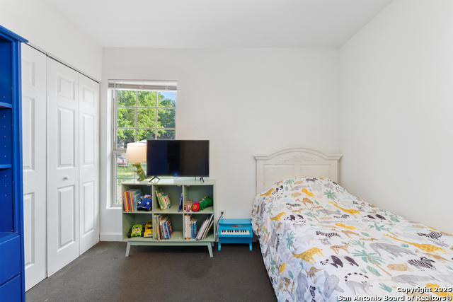 Listing photo id 18 for 519 Sandalwood