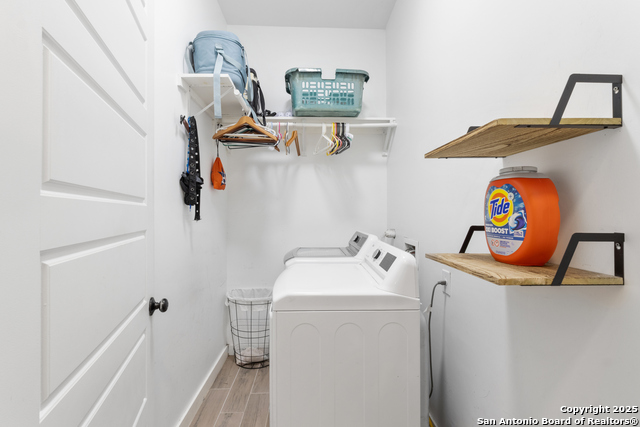 Listing photo id 21 for 519 Sandalwood