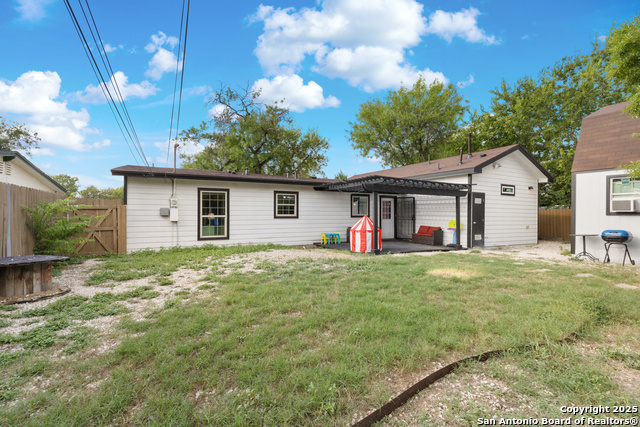 Listing photo id 24 for 519 Sandalwood